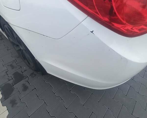 Белый Хендай Соната, объемом двигателя 2.36 л и пробегом 171 тыс. км за 8300 $, фото 13 на Automoto.ua