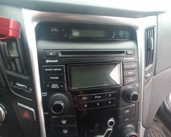 Белый Хендай Соната, объемом двигателя 2.36 л и пробегом 171 тыс. км за 8300 $, фото 10 на Automoto.ua