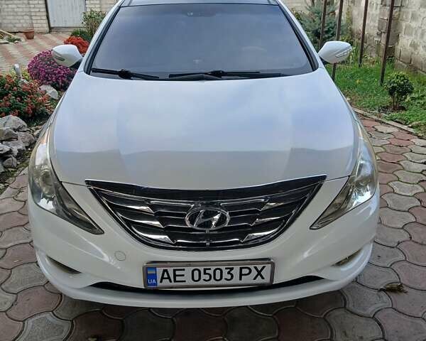 Белый Хендай Соната, объемом двигателя 2 л и пробегом 170 тыс. км за 9000 $, фото 9 на Automoto.ua