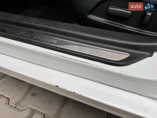 Белый Хендай Соната, объемом двигателя 2.36 л и пробегом 97 тыс. км за 13200 $, фото 21 на Automoto.ua