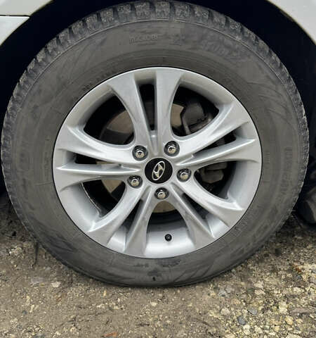 Белый Хендай Соната, объемом двигателя 2.36 л и пробегом 98 тыс. км за 12200 $, фото 23 на Automoto.ua