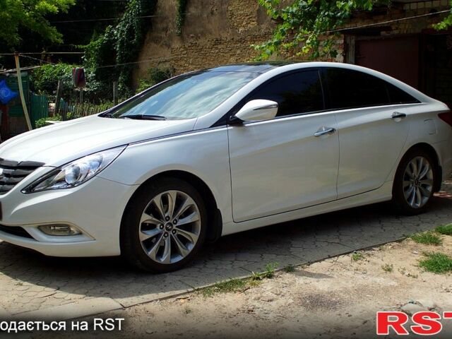 Белый Хендай Соната, объемом двигателя 2.4 л и пробегом 88 тыс. км за 13000 $, фото 7 на Automoto.ua