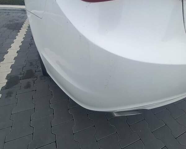 Белый Хендай Соната, объемом двигателя 2.36 л и пробегом 171 тыс. км за 8300 $, фото 14 на Automoto.ua