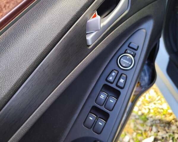Белый Хендай Соната, объемом двигателя 2 л и пробегом 113 тыс. км за 9800 $, фото 10 на Automoto.ua