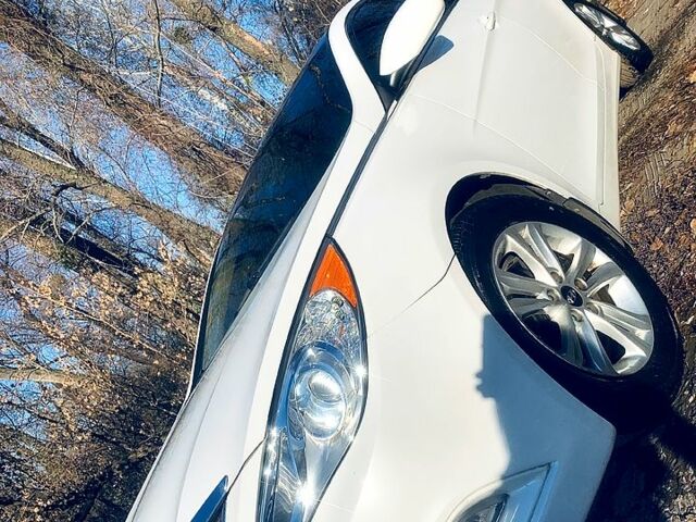 Белый Хендай Соната, объемом двигателя 2.4 л и пробегом 160 тыс. км за 9700 $, фото 3 на Automoto.ua