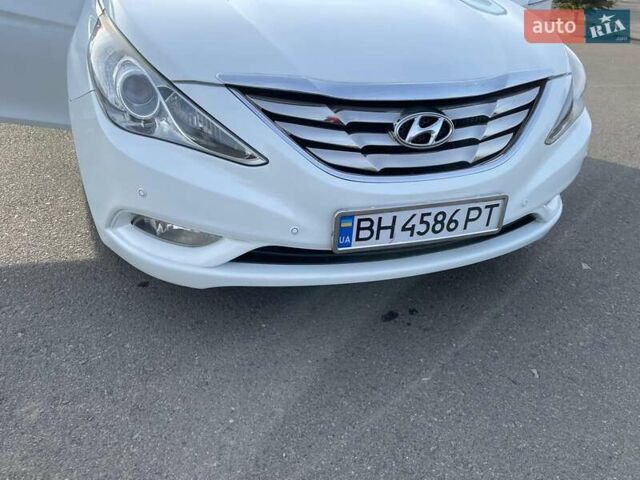 Белый Хендай Соната, объемом двигателя 2 л и пробегом 88 тыс. км за 9500 $, фото 8 на Automoto.ua