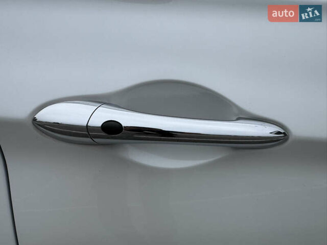 Белый Хендай Соната, объемом двигателя 2.36 л и пробегом 98 тыс. км за 12200 $, фото 4 на Automoto.ua