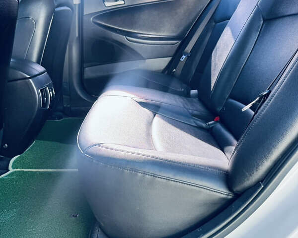 Белый Хендай Соната, объемом двигателя 2 л и пробегом 87 тыс. км за 7900 $, фото 11 на Automoto.ua