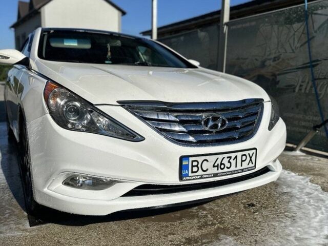 Белый Хендай Соната, объемом двигателя 2 л и пробегом 23 тыс. км за 7000 $, фото 1 на Automoto.ua