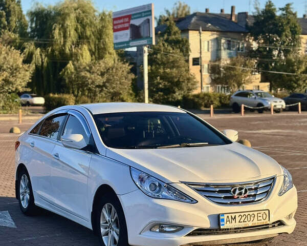 Белый Хендай Соната, объемом двигателя 2 л и пробегом 87 тыс. км за 7900 $, фото 3 на Automoto.ua