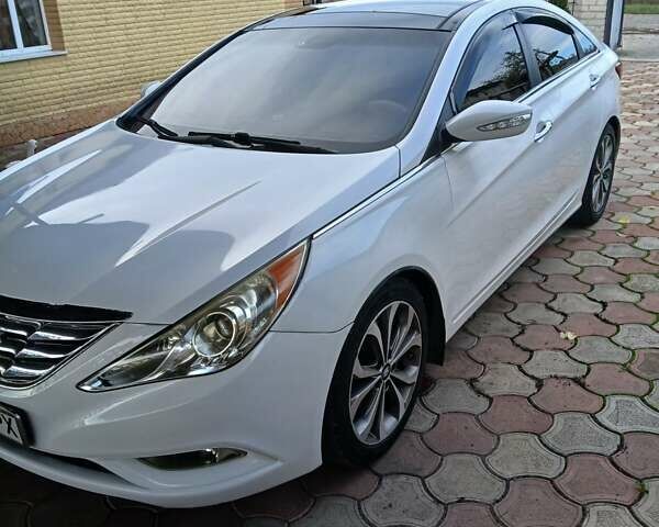 Белый Хендай Соната, объемом двигателя 2 л и пробегом 170 тыс. км за 9000 $, фото 8 на Automoto.ua