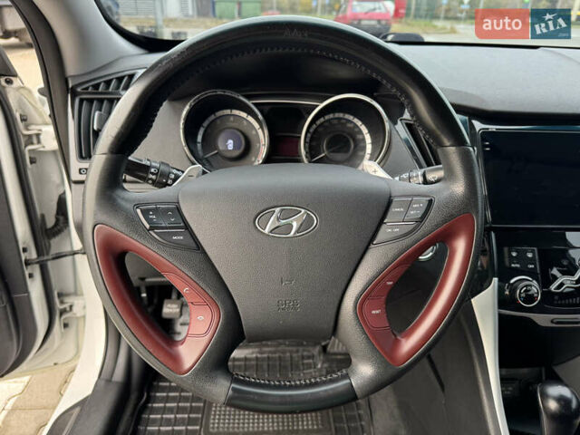 Белый Хендай Соната, объемом двигателя 2.36 л и пробегом 98 тыс. км за 12200 $, фото 10 на Automoto.ua