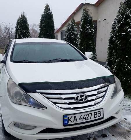 Белый Хендай Соната, объемом двигателя 2 л и пробегом 217 тыс. км за 8500 $, фото 3 на Automoto.ua