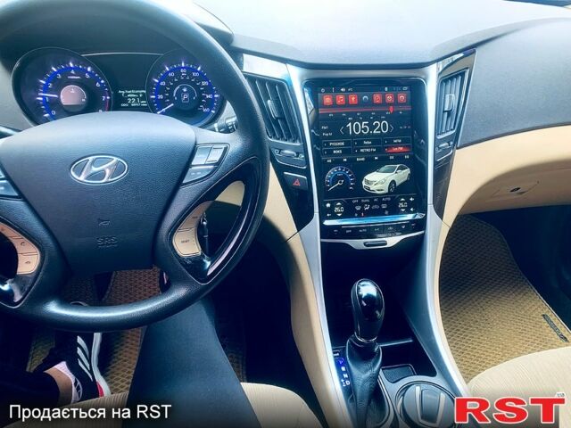 Белый Хендай Соната, объемом двигателя 2.4 л и пробегом 160 тыс. км за 9700 $, фото 8 на Automoto.ua