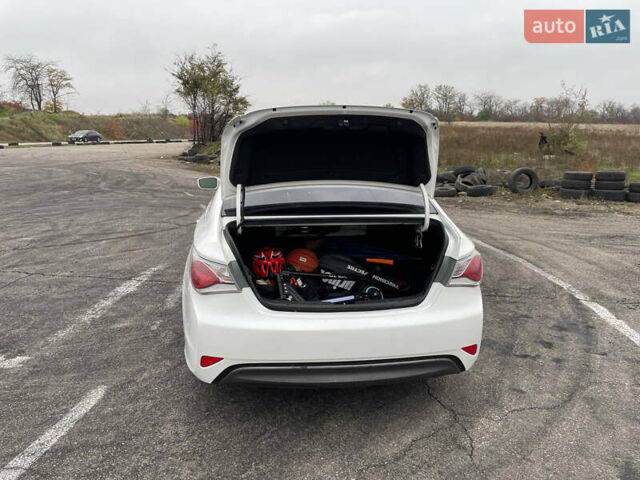 Білий Хендай Соната, об'ємом двигуна 2.4 л та пробігом 150 тис. км за 9900 $, фото 12 на Automoto.ua