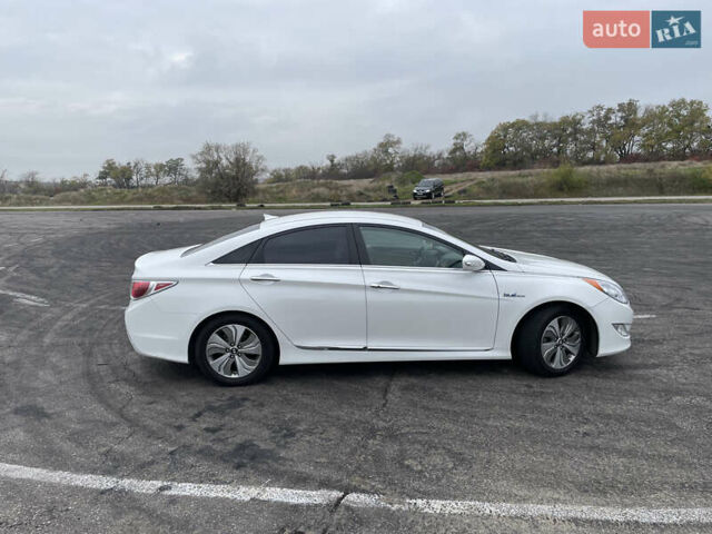 Белый Хендай Соната, объемом двигателя 2.36 л и пробегом 150 тыс. км за 9700 $, фото 10 на Automoto.ua