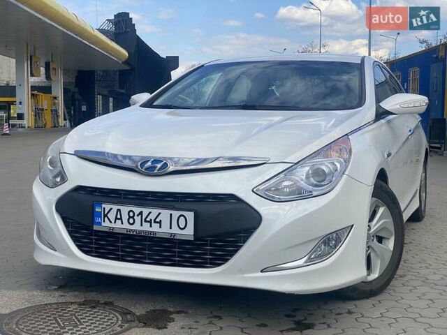 Хендай Соната 2013 в Киеве на Automoto.ua Белый Хендай Соната, объемом двигателя 2.4 л и пробегом 248 тыс. км за 10150 $, фото 1 на Automoto.ua