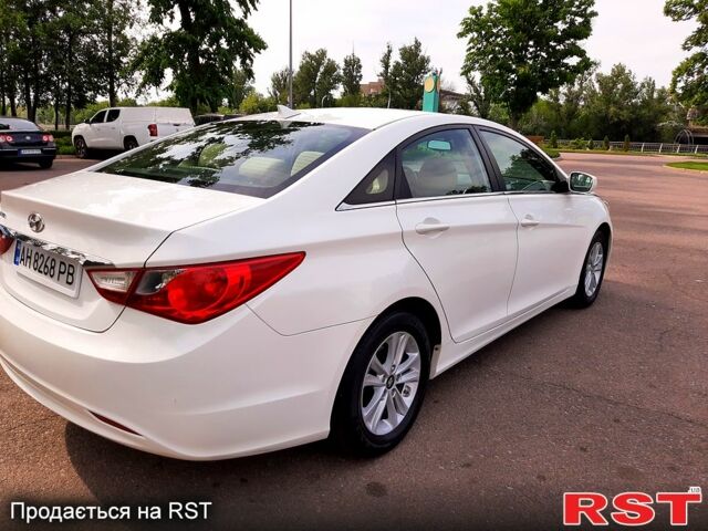 Білий Хендай Соната, об'ємом двигуна 2.4 л та пробігом 230 тис. км за 7000 $, фото 3 на Automoto.ua