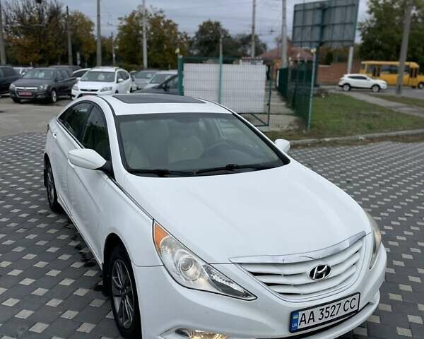 Белый Хендай Соната, объемом двигателя 2.36 л и пробегом 100 тыс. км за 9700 $, фото 4 на Automoto.ua