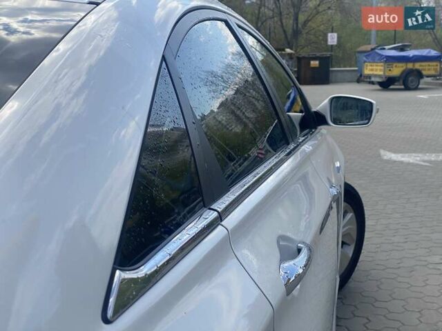 Хендай Соната 2013 в Киеве на Automoto.ua Белый Хендай Соната, объемом двигателя 2.4 л и пробегом 248 тыс. км за 10150 $, фото 10 на Automoto.ua