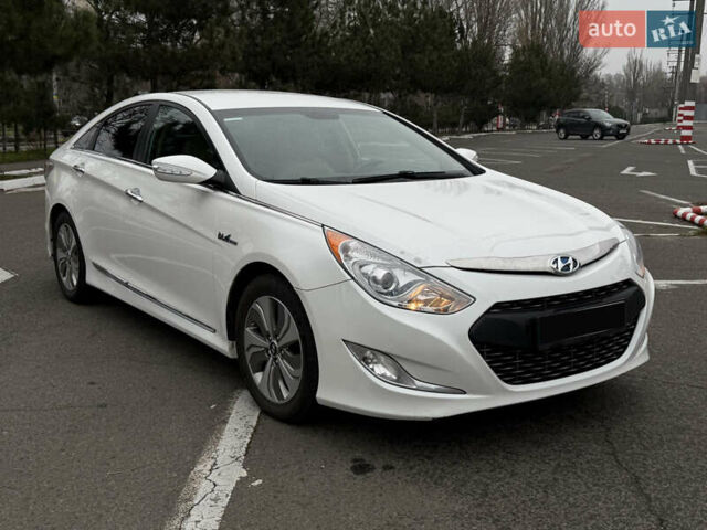 Белый Хендай Соната, объемом двигателя 2.36 л и пробегом 150 тыс. км за 10300 $, фото 11 на Automoto.ua