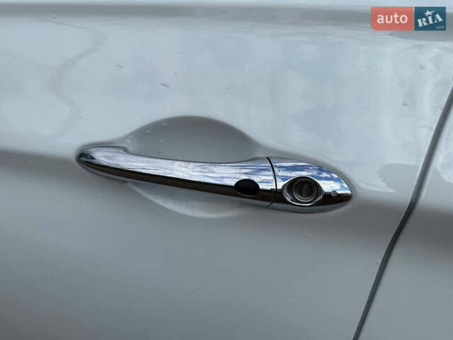 Белый Хендай Соната, объемом двигателя 2.4 л и пробегом 221 тыс. км за 7400 $, фото 9 на Automoto.ua