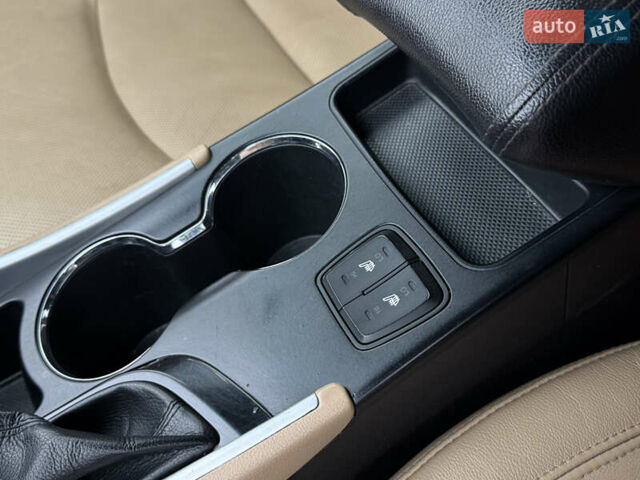 Белый Хендай Соната, объемом двигателя 2.36 л и пробегом 150 тыс. км за 10300 $, фото 24 на Automoto.ua