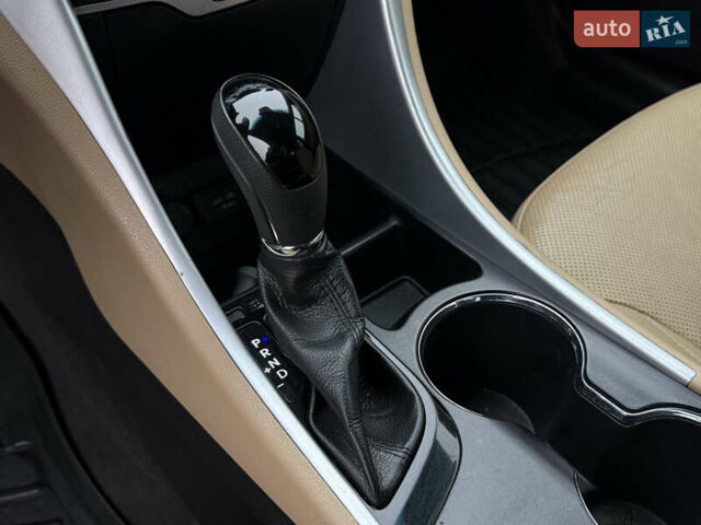 Белый Хендай Соната, объемом двигателя 2.36 л и пробегом 150 тыс. км за 10300 $, фото 23 на Automoto.ua