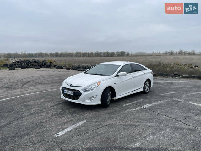 Белый Хендай Соната, объемом двигателя 2.36 л и пробегом 150 тыс. км за 9700 $, фото 11 на Automoto.ua