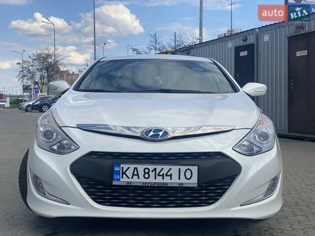 Хендай Соната 2013 в Киеве на Automoto.ua Белый Хендай Соната, объемом двигателя 2.4 л и пробегом 248 тыс. км за 10150 $, фото 7 на Automoto.ua