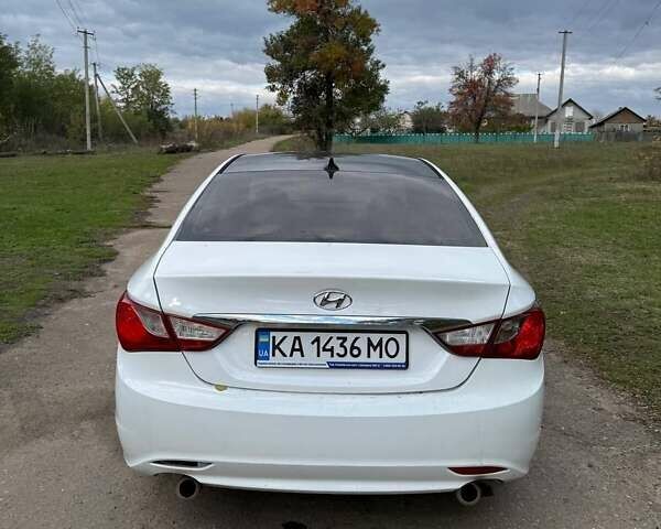 Білий Хендай Соната, об'ємом двигуна 2.36 л та пробігом 222 тис. км за 7700 $, фото 3 на Automoto.ua