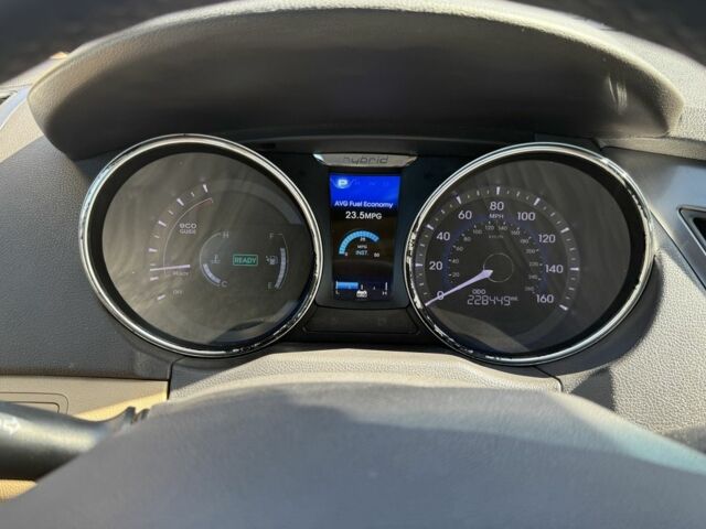 Белый Хендай Соната, объемом двигателя 2.4 л и пробегом 368 тыс. км за 7900 $, фото 21 на Automoto.ua