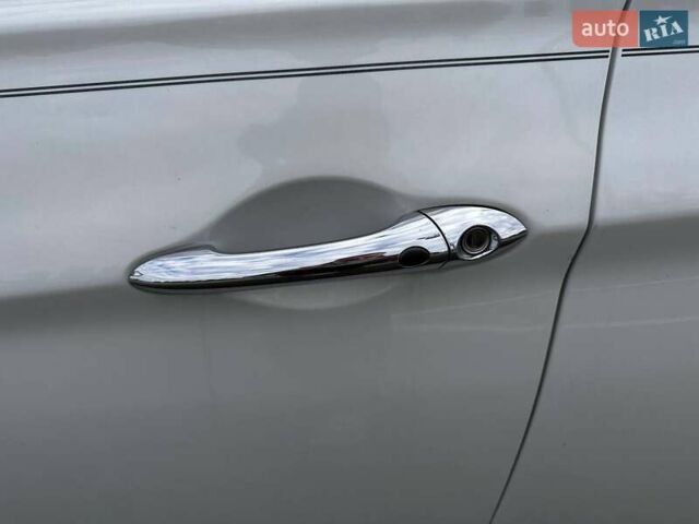 Белый Хендай Соната, объемом двигателя 2.36 л и пробегом 153 тыс. км за 9200 $, фото 18 на Automoto.ua