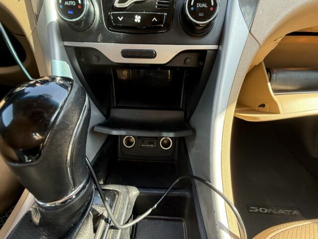 Белый Хендай Соната, объемом двигателя 2.4 л и пробегом 368 тыс. км за 7900 $, фото 23 на Automoto.ua