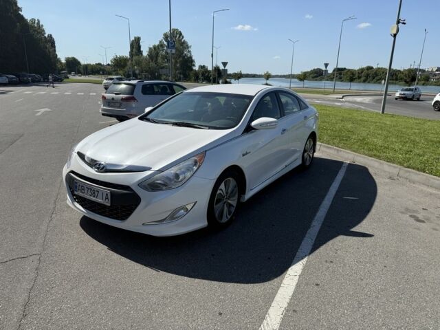 Белый Хендай Соната, объемом двигателя 2.4 л и пробегом 368 тыс. км за 7900 $, фото 2 на Automoto.ua