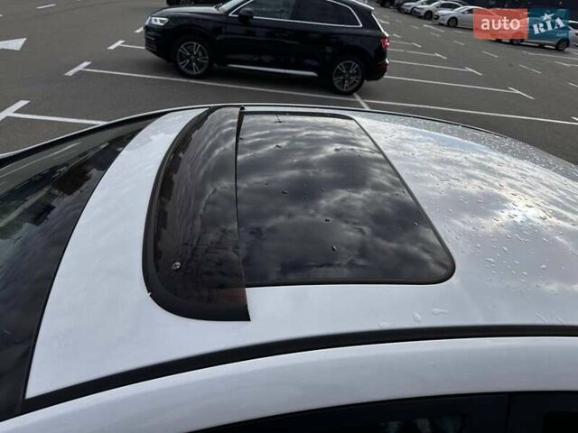 Белый Хендай Соната, объемом двигателя 2.36 л и пробегом 153 тыс. км за 9200 $, фото 6 на Automoto.ua