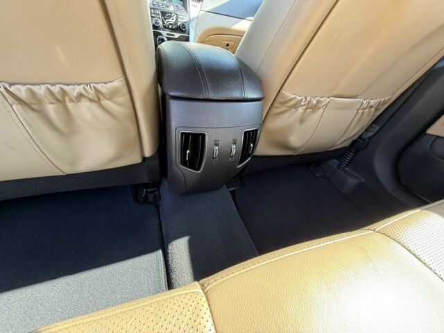 Белый Хендай Соната, объемом двигателя 2.4 л и пробегом 368 тыс. км за 7900 $, фото 17 на Automoto.ua