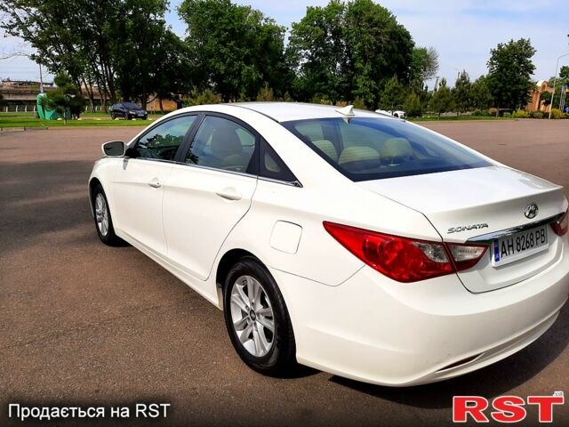 Білий Хендай Соната, об'ємом двигуна 2.4 л та пробігом 230 тис. км за 7000 $, фото 2 на Automoto.ua
