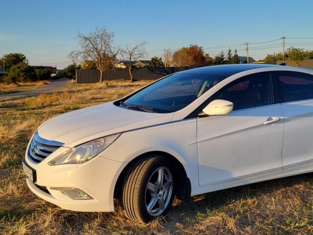 Белый Хендай Соната, объемом двигателя 2 л и пробегом 181 тыс. км за 7600 $, фото 6 на Automoto.ua