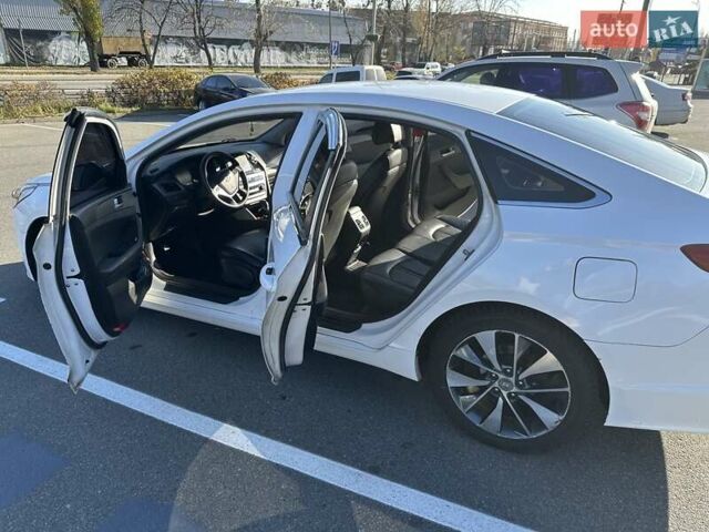 Белый Хендай Соната, объемом двигателя 2 л и пробегом 406 тыс. км за 8000 $, фото 6 на Automoto.ua