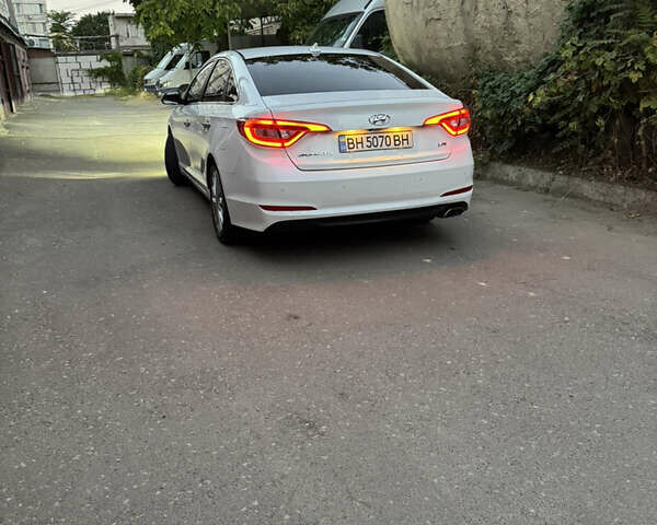 Білий Хендай Соната, об'ємом двигуна 2 л та пробігом 262 тис. км за 12700 $, фото 4 на Automoto.ua