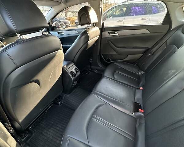 Белый Хендай Соната, объемом двигателя 2 л и пробегом 406 тыс. км за 8000 $, фото 15 на Automoto.ua