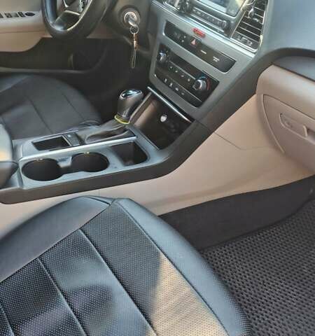 Белый Хендай Соната, объемом двигателя 2.4 л и пробегом 225 тыс. км за 7150 $, фото 5 на Automoto.ua