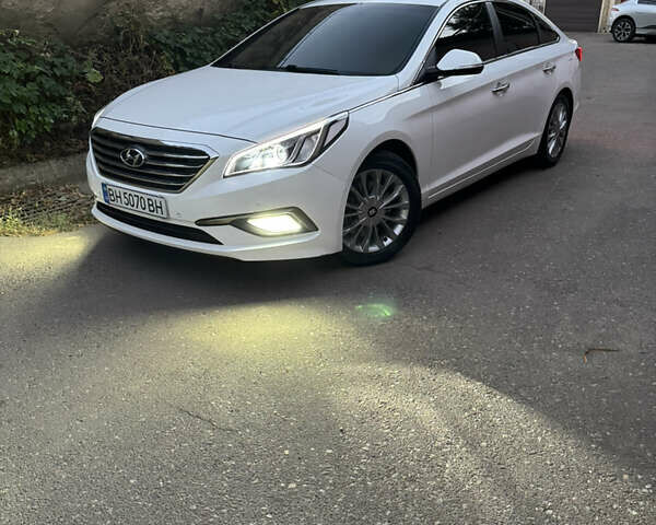 Білий Хендай Соната, об'ємом двигуна 2 л та пробігом 262 тис. км за 12700 $, фото 3 на Automoto.ua