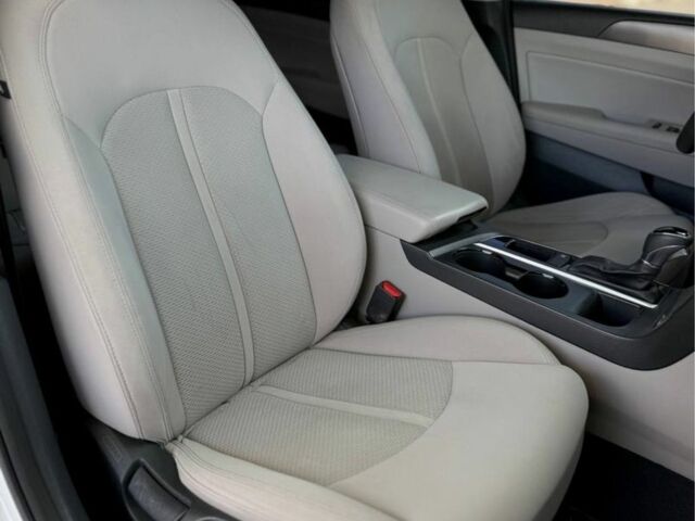 Белый Хендай Соната, объемом двигателя 2.4 л и пробегом 160 тыс. км за 9599 $, фото 18 на Automoto.ua