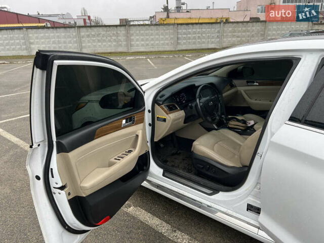 Белый Хендай Соната, объемом двигателя 2.36 л и пробегом 167 тыс. км за 10400 $, фото 30 на Automoto.ua