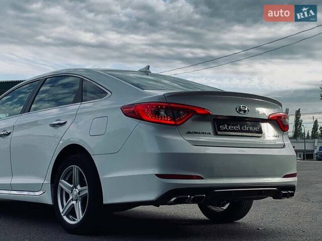 Белый Хендай Соната, объемом двигателя 2 л и пробегом 135 тыс. км за 11799 $, фото 6 на Automoto.ua