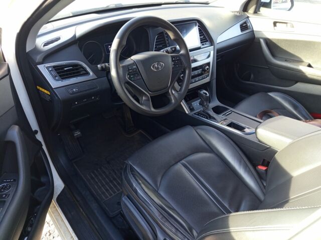 Білий Хендай Соната, об'ємом двигуна 0 л та пробігом 330 тис. км за 10000 $, фото 4 на Automoto.ua