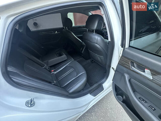 Білий Хендай Соната, об'ємом двигуна 2 л та пробігом 262 тис. км за 12700 $, фото 10 на Automoto.ua