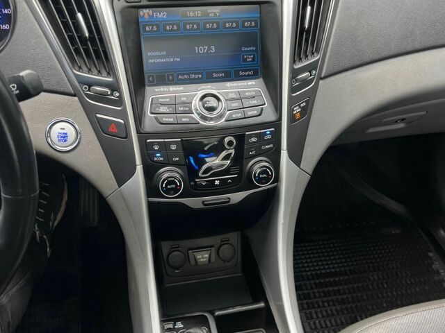 Белый Хендай Соната, объемом двигателя 2.4 л и пробегом 195 тыс. км за 8500 $, фото 8 на Automoto.ua